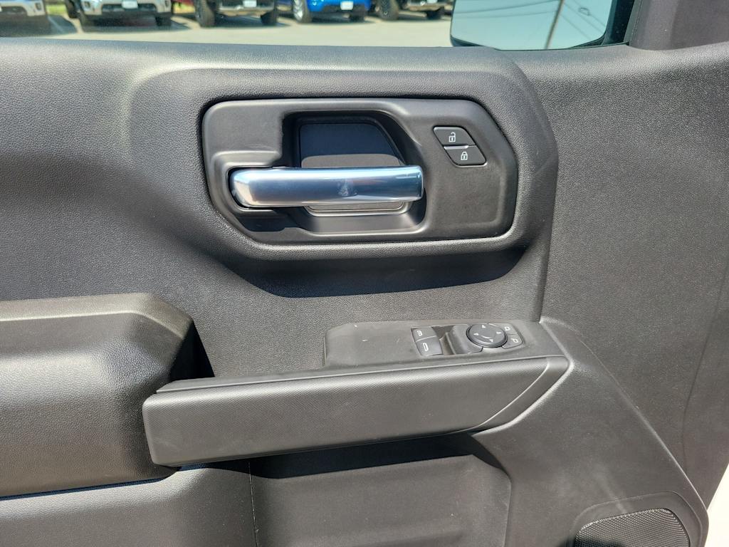 Thumbnail: 2026 Chevrolet Silverado 1500 - 27