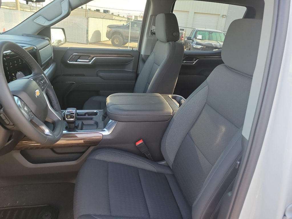 Thumbnail: 2026 Chevrolet Silverado 1500 - 11