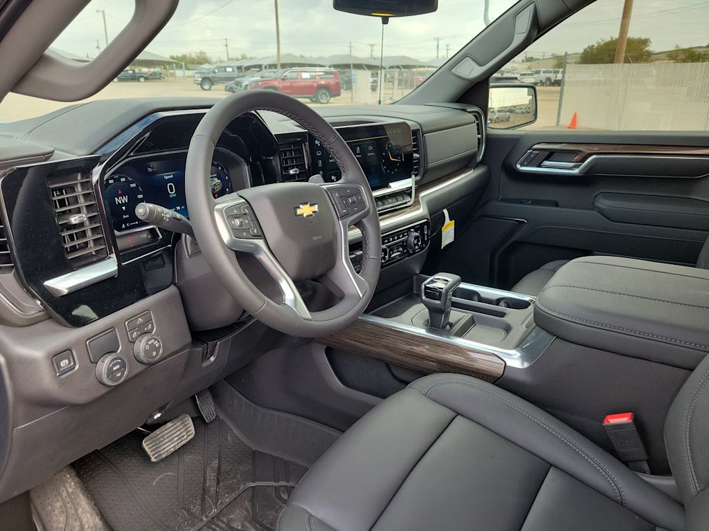 Thumbnail: 2026 Chevrolet Silverado 1500 - 2