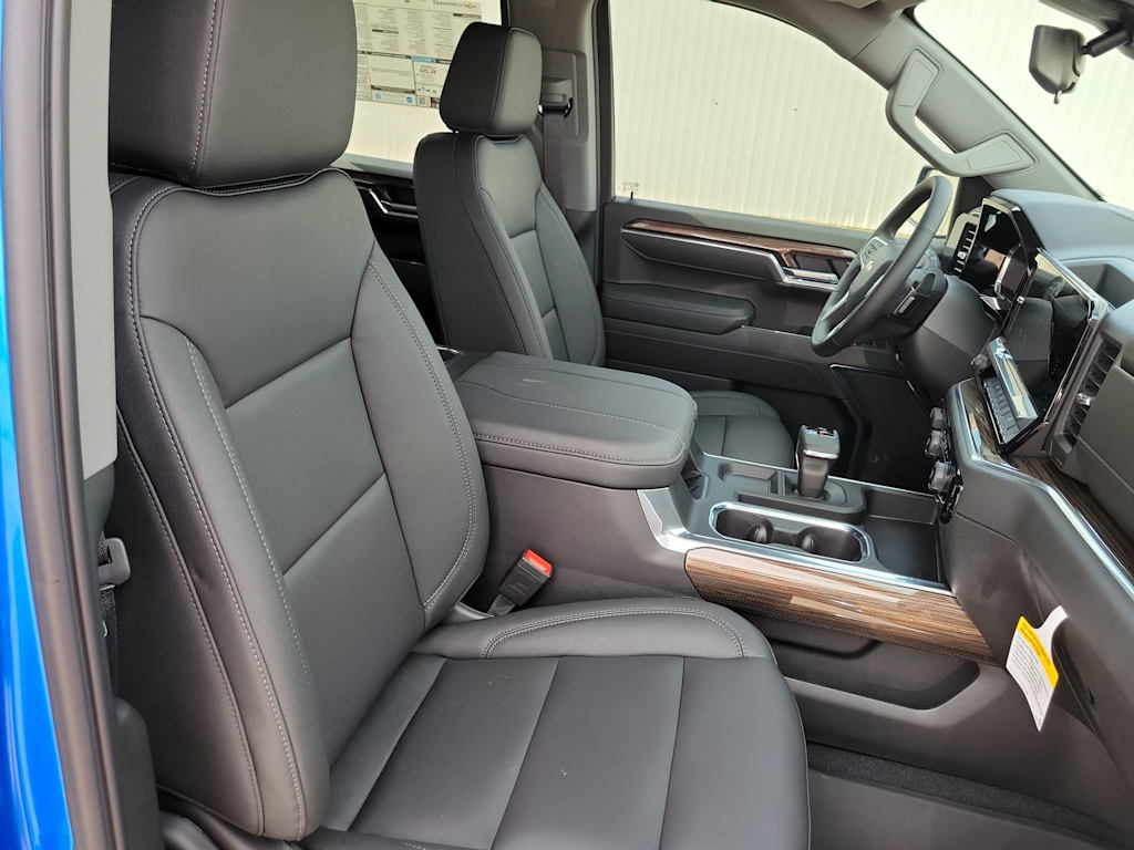 Thumbnail: 2026 Chevrolet Silverado 1500 - 26