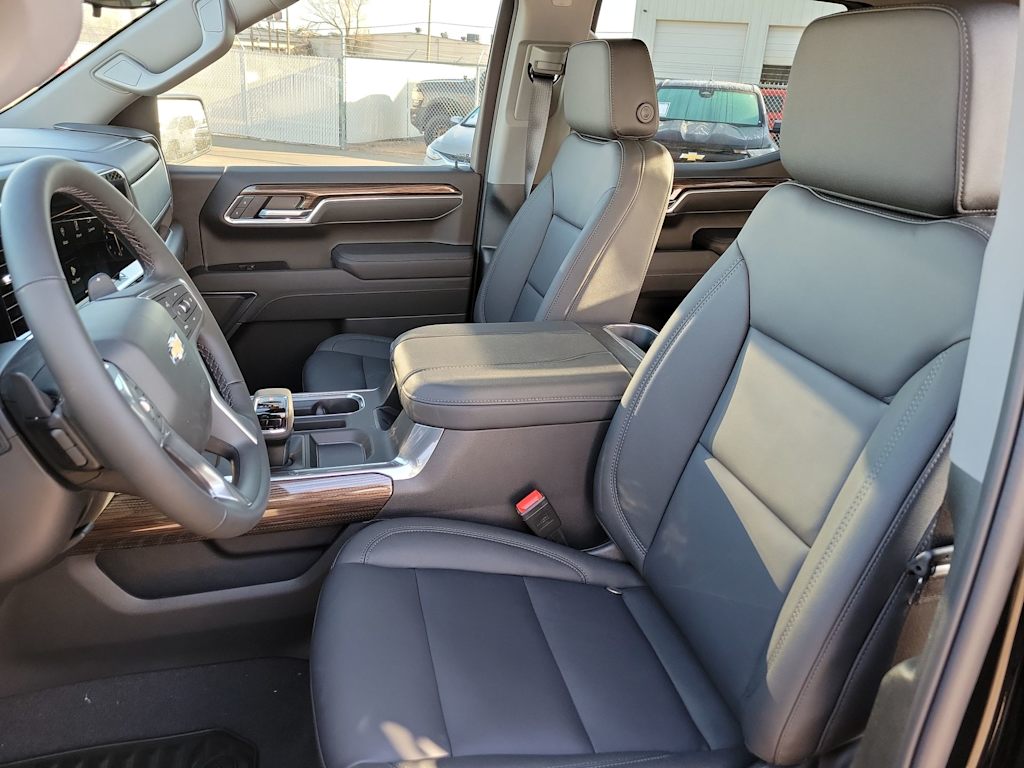 Thumbnail: 2026 Chevrolet Silverado 1500 - 9