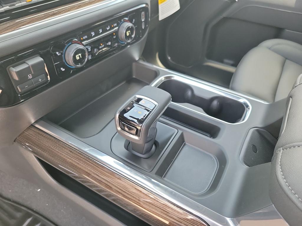 Thumbnail: 2025 Chevrolet Silverado 1500 - 15