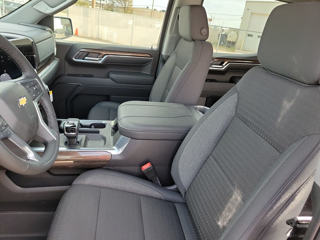 Thumbnail: 2026 Chevrolet Silverado 1500 - 11