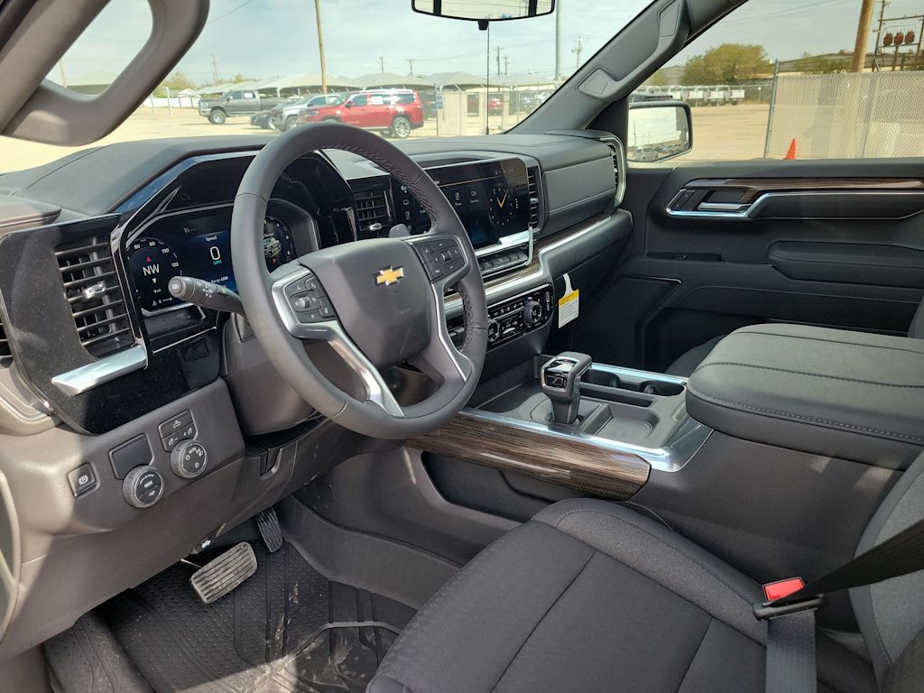 Thumbnail: 2026 Chevrolet Silverado 1500 - 2