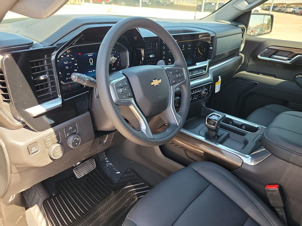 Thumbnail: 2026 Chevrolet Silverado 1500 - 2