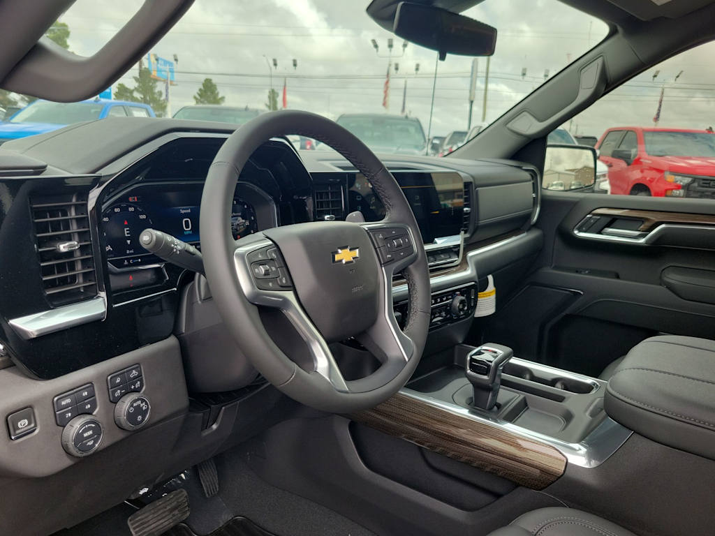 Thumbnail: 2025 Chevrolet Silverado 1500 - 2