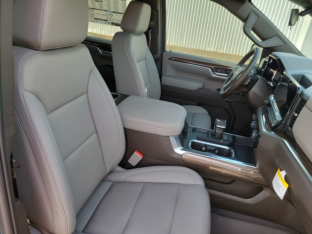 Thumbnail: 2026 Chevrolet Silverado 1500 - 12