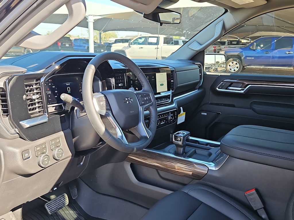 Thumbnail: 2026 Chevrolet Silverado 1500 - 2