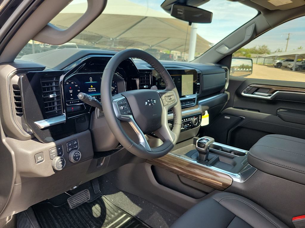 Thumbnail: 2025 Chevrolet Silverado 1500 - 2