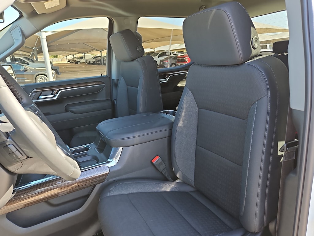 Thumbnail: 2026 Chevrolet Silverado 1500 - 11