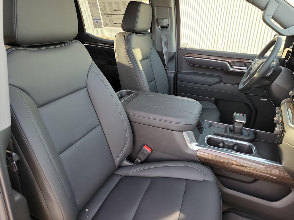 Thumbnail: 2026 Chevrolet Silverado 1500 - 12