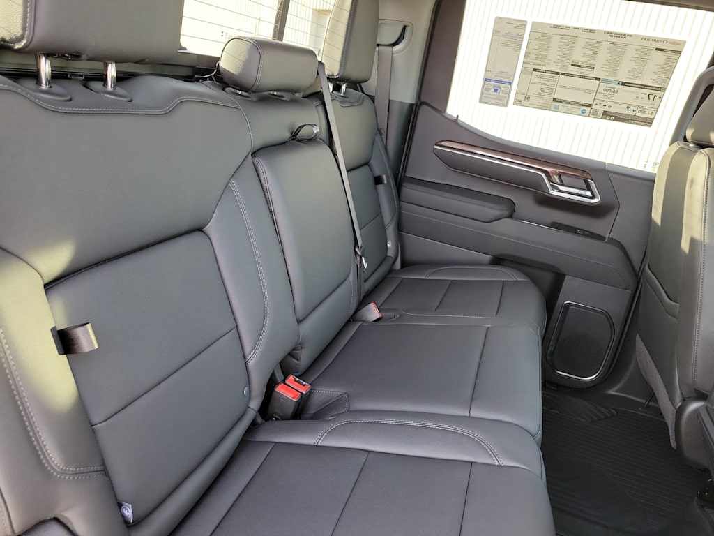 Thumbnail: 2026 Chevrolet Silverado 1500 - 26