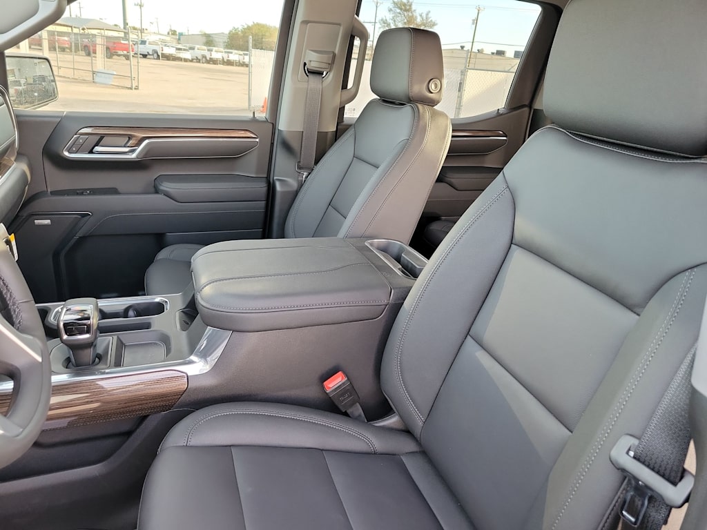 Thumbnail: 2026 Chevrolet Silverado 1500 - 11