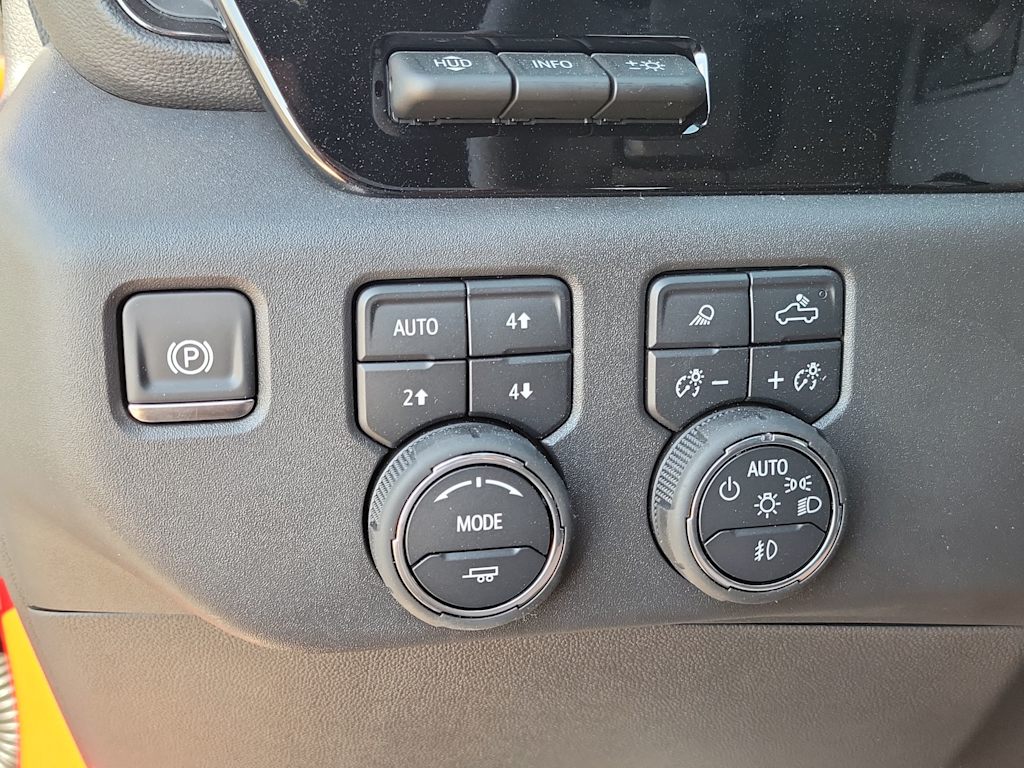 Thumbnail: 2025 Chevrolet Silverado 1500 - 28