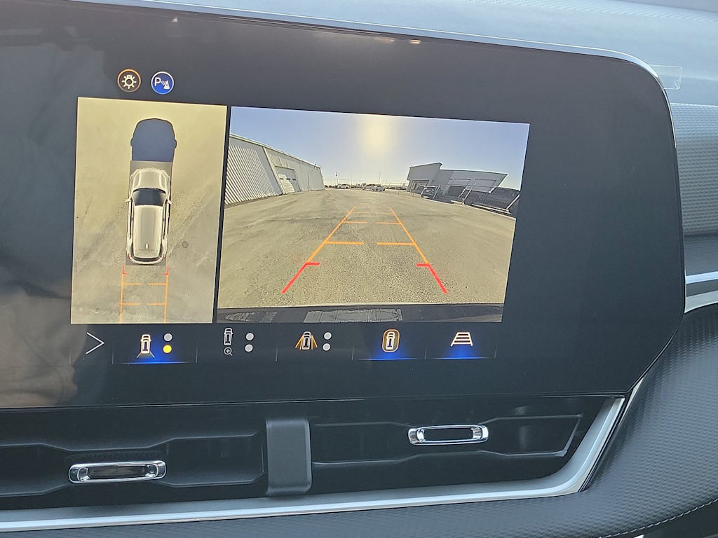 Thumbnail: 2026 Chevrolet Equinox - 15