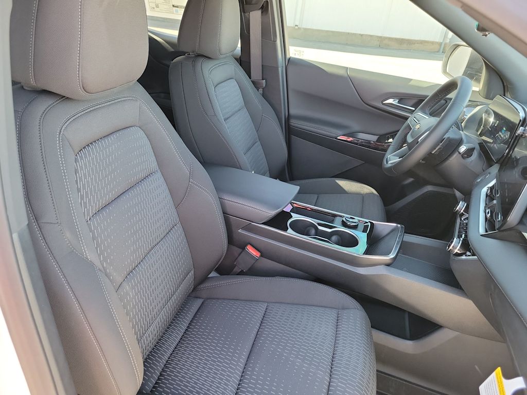 Thumbnail: 2026 Chevrolet Equinox - 12