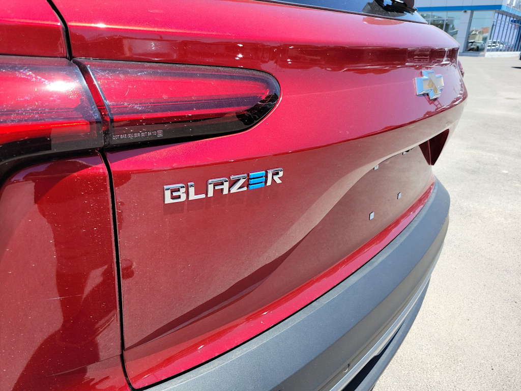 2024 Chevrolet Blazer EV LT 8