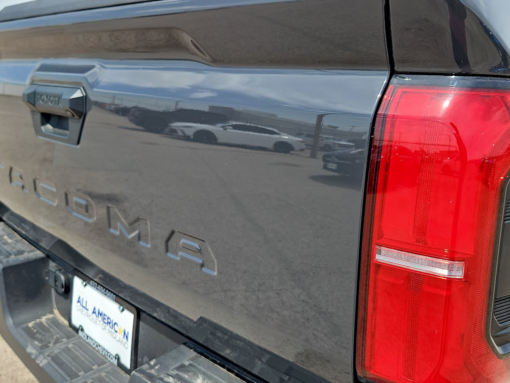 Thumbnail: 2025 Toyota Tacoma - 25