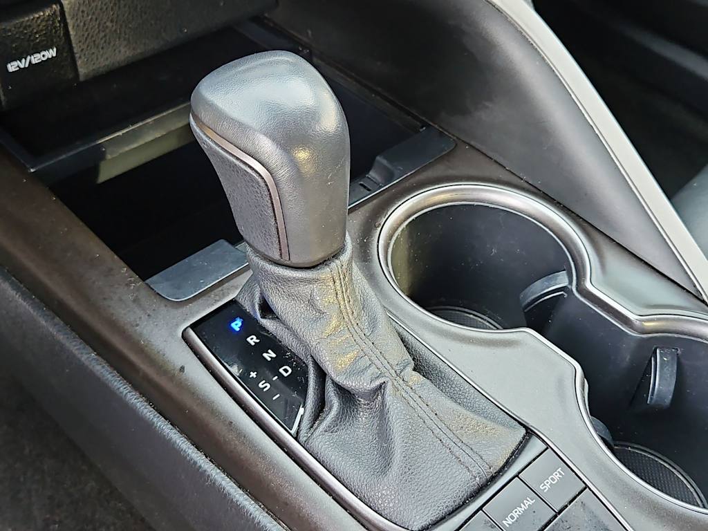 Thumbnail: 2023 Toyota Camry - 16
