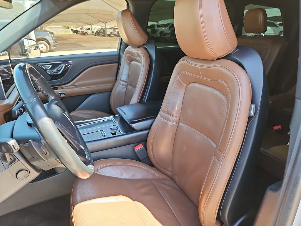 Thumbnail: 2023 Lincoln Aviator - 11