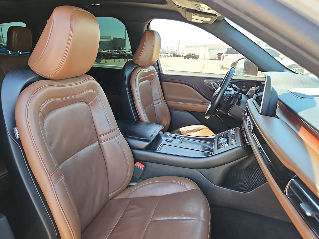 Thumbnail: 2023 Lincoln Aviator - 12