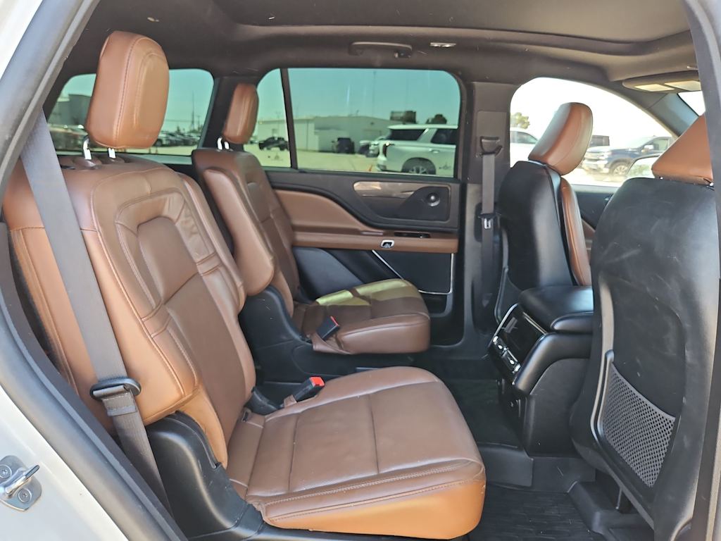 Thumbnail: 2023 Lincoln Aviator - 23
