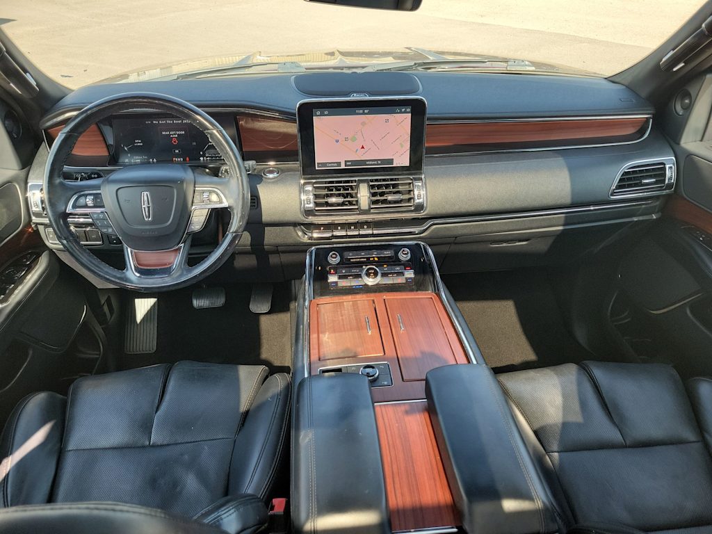 Thumbnail: 2021 Lincoln Navigator - 9