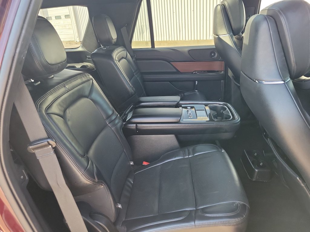 Thumbnail: 2021 Lincoln Navigator - 26