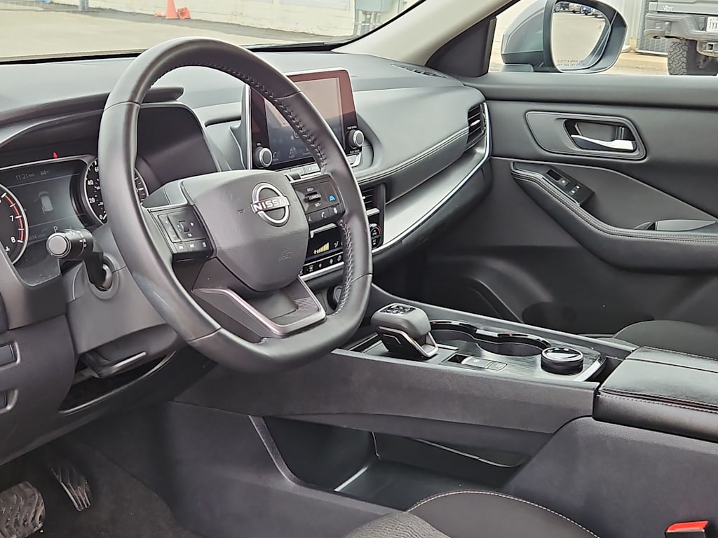Thumbnail: 2025 Nissan Rogue - 2