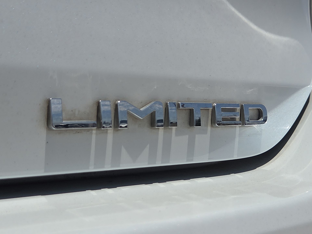 Thumbnail: 2023 Toyota Highlander - 7