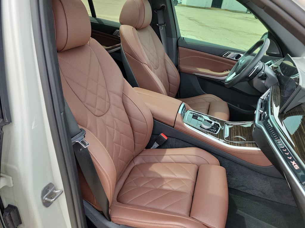 Thumbnail: 2025 BMW X5 - 11