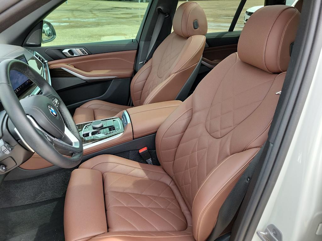 Thumbnail: 2025 BMW X5 - 10