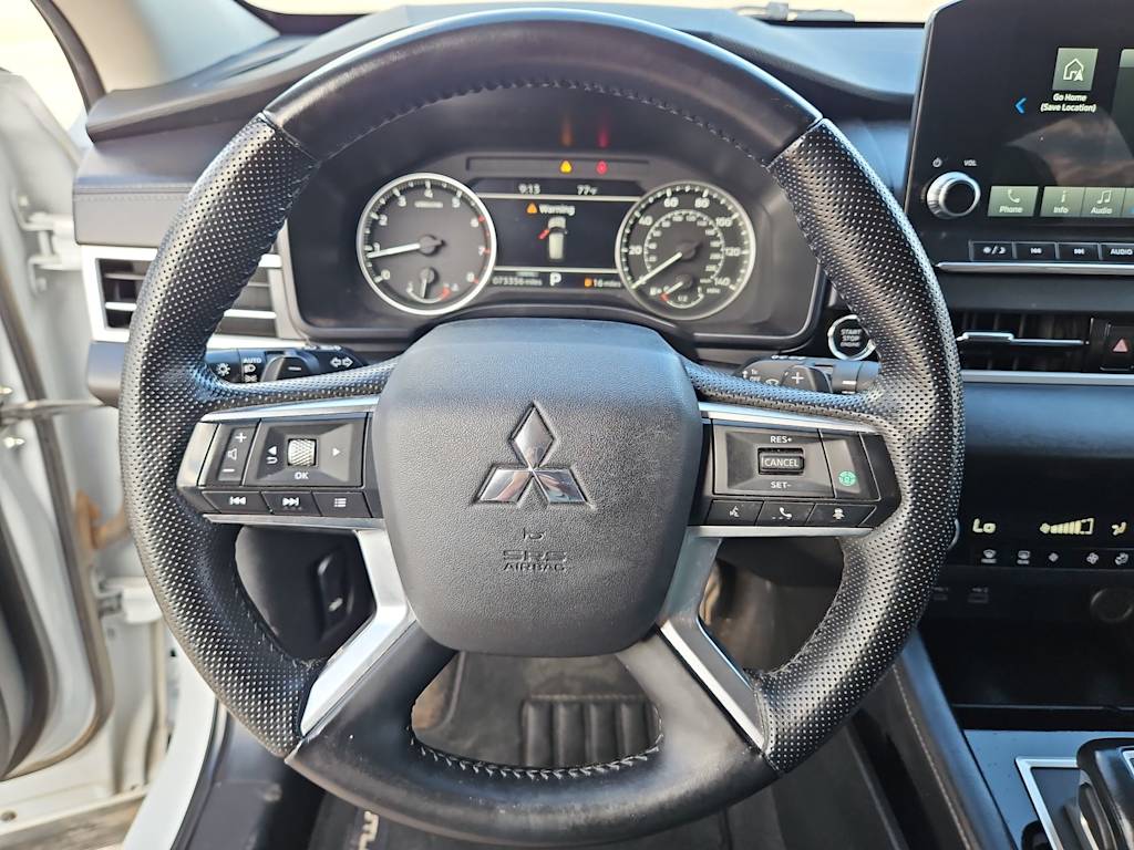 Thumbnail: 2023 Mitsubishi Outlander - 14