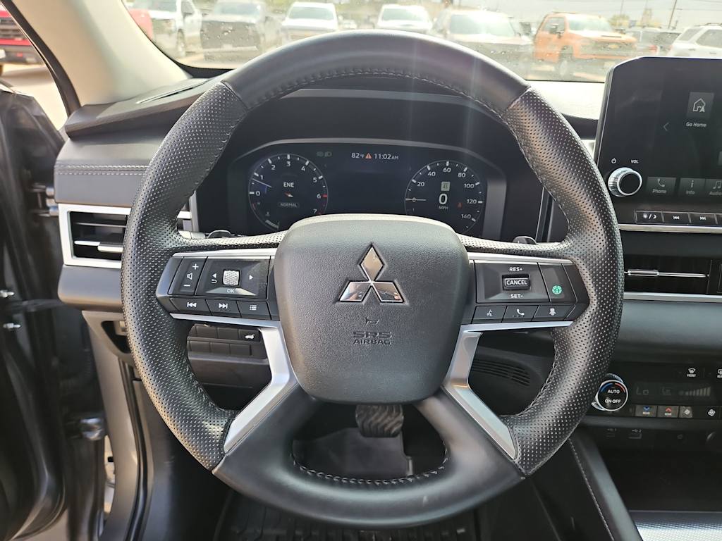 Thumbnail: 2024 Mitsubishi Outlander - 14