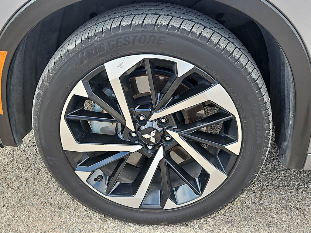 Thumbnail: 2024 Mitsubishi Outlander - 8