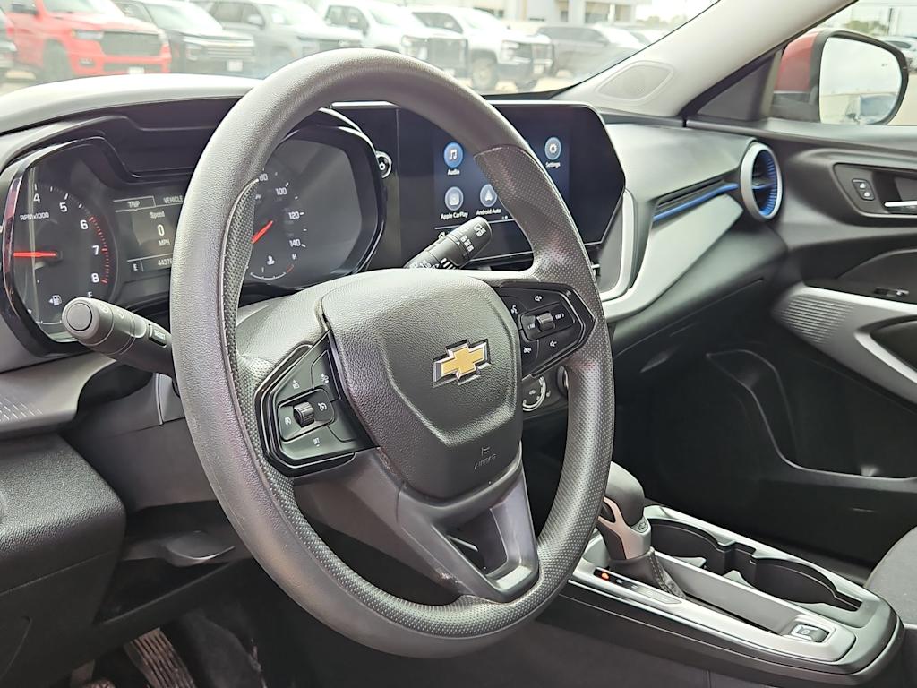 Thumbnail: 2024 Chevrolet Trax - 2