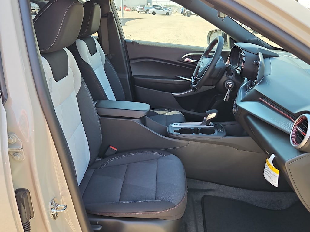 2026 Chevrolet Trax RS - Photo 12