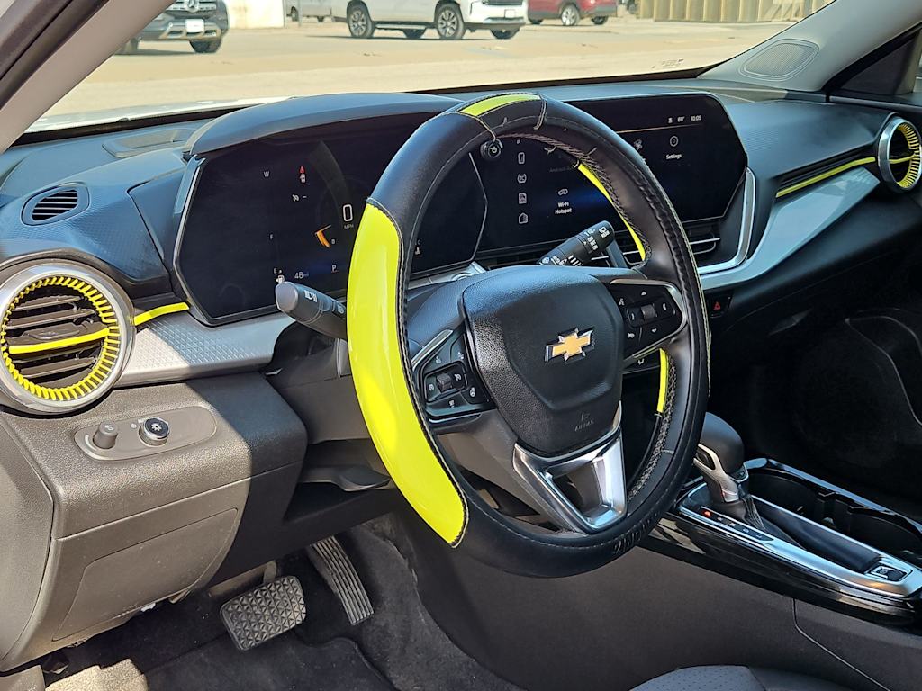 Thumbnail: 2024 Chevrolet Trax - 2