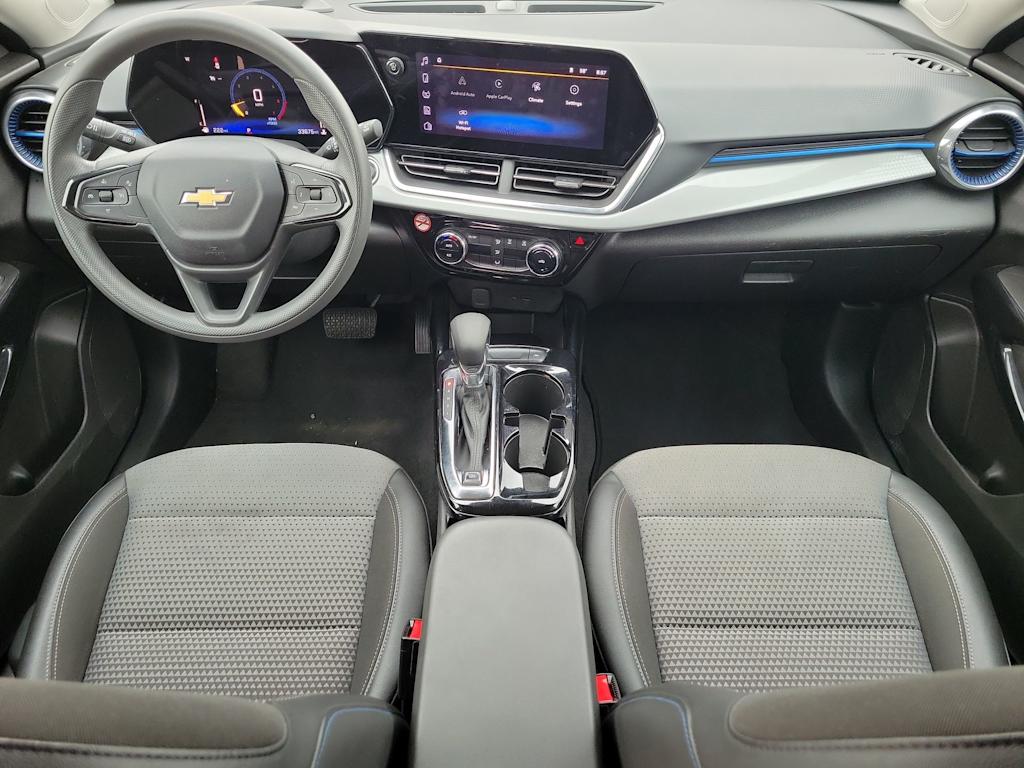 2025 Chevrolet Trax LT - Photo 10
