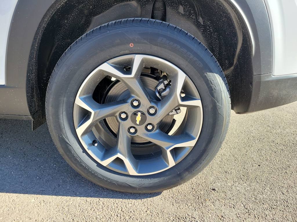 Thumbnail: 2026 Chevrolet Trax - 8