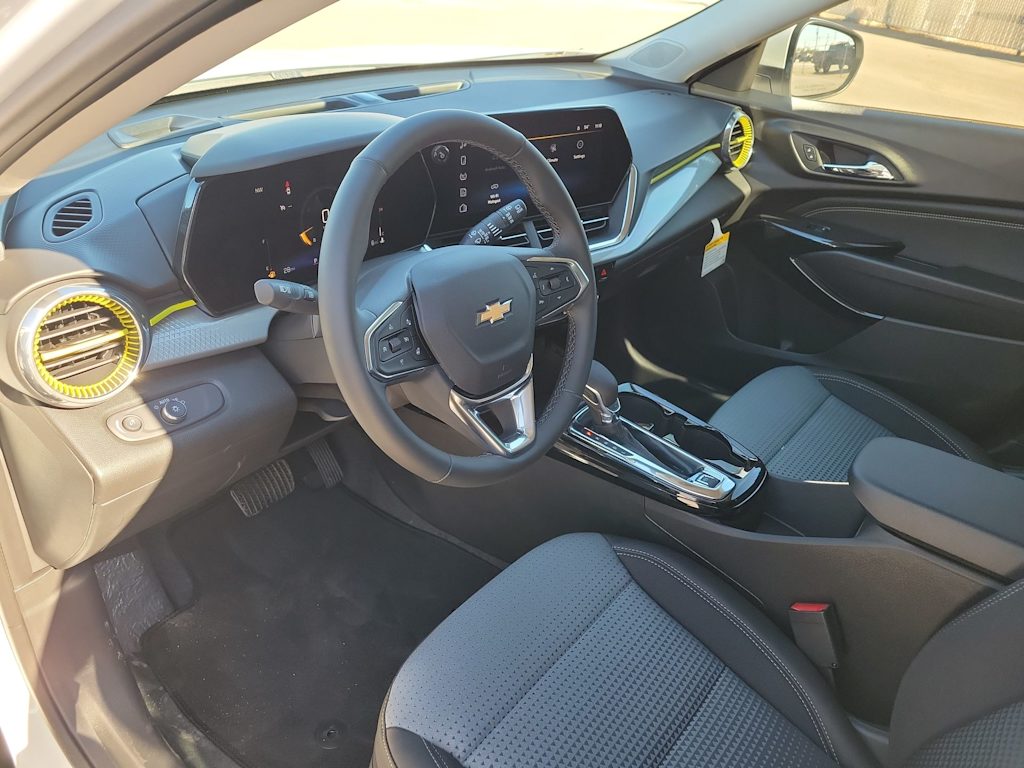 Thumbnail: 2026 Chevrolet Trax - 2