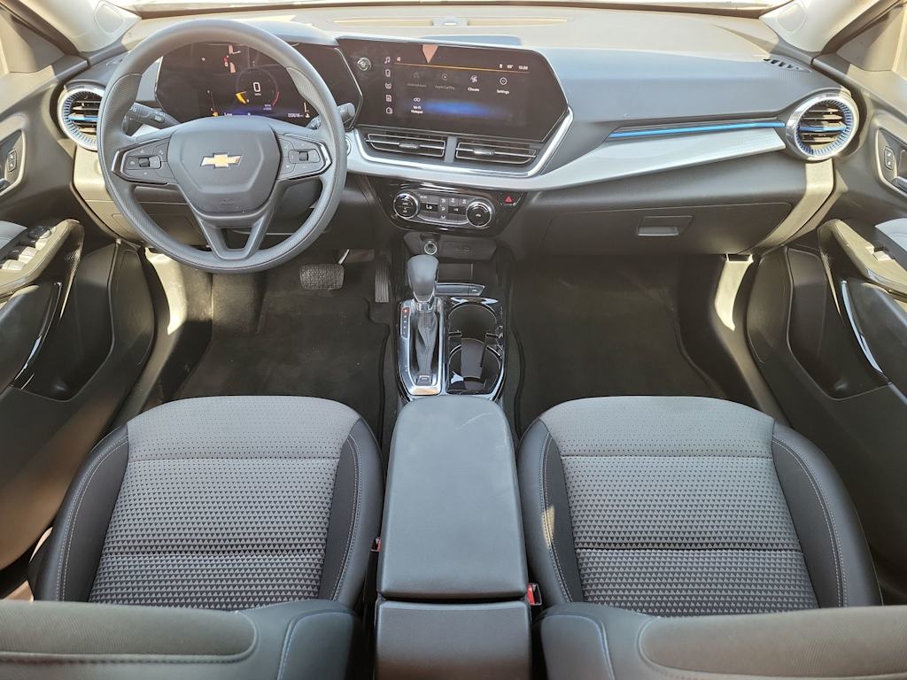 Thumbnail: 2025 Chevrolet Trax - 8