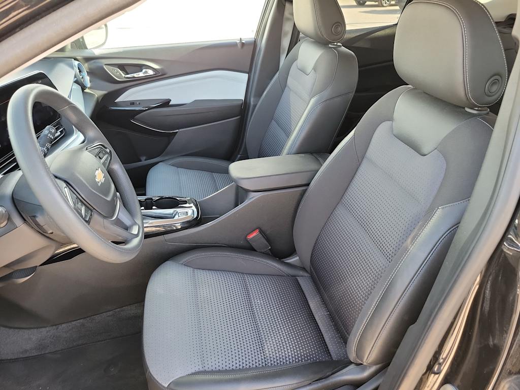 Thumbnail: 2025 Chevrolet Trax - 11
