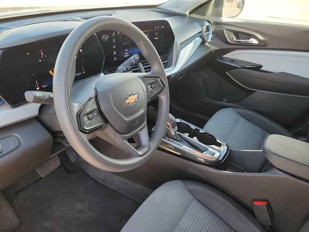 Thumbnail: 2025 Chevrolet Trax - 2