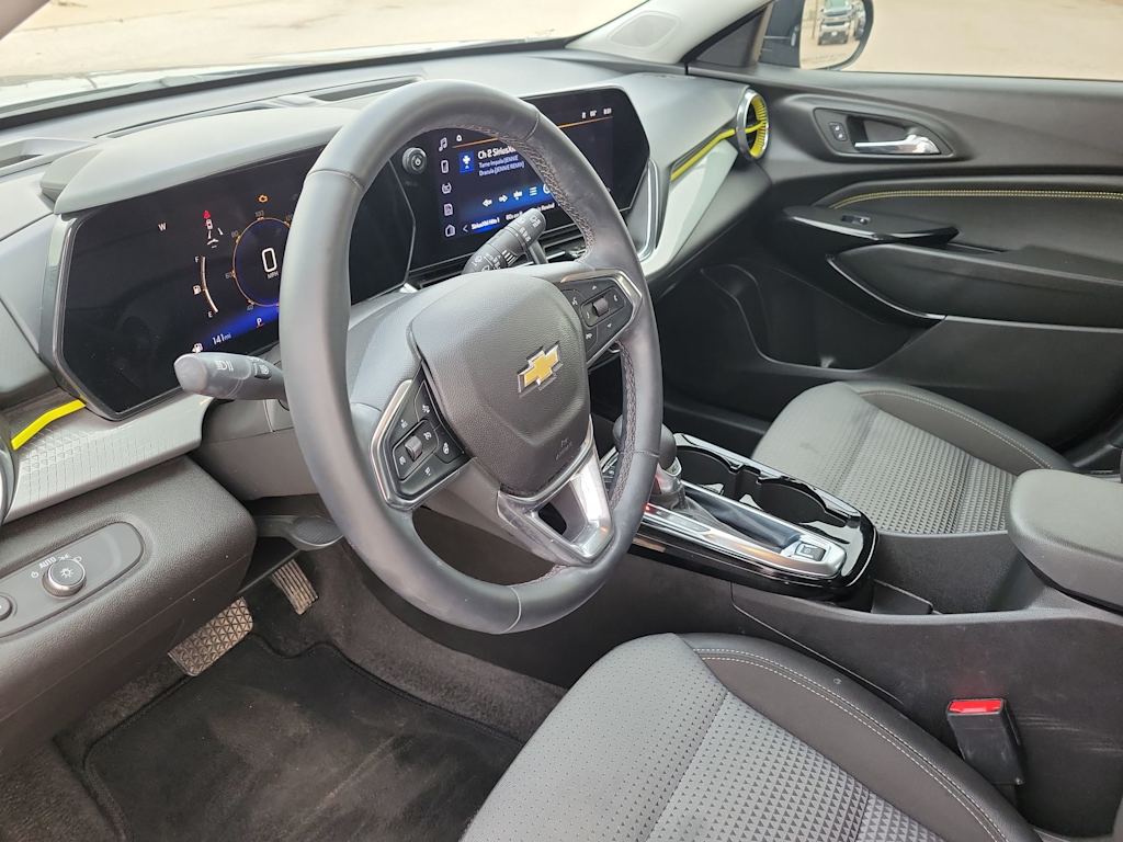 Thumbnail: 2025 Chevrolet Trax - 2