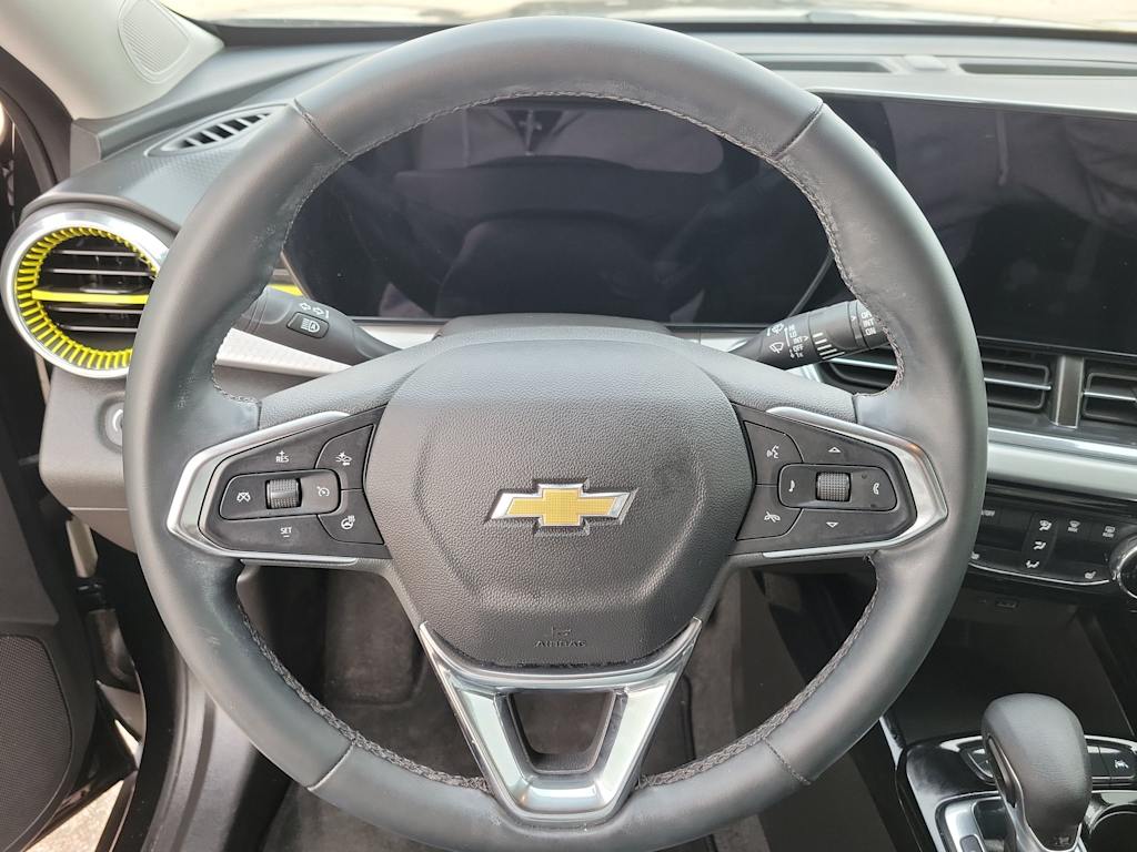 Thumbnail: 2025 Chevrolet Trax - 14