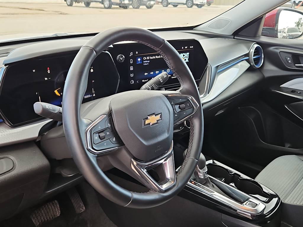 Thumbnail: 2025 Chevrolet Trax - 2