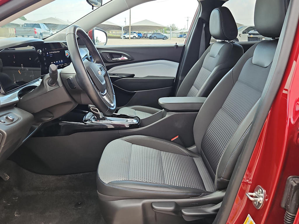 Thumbnail: 2025 Chevrolet Trax - 11