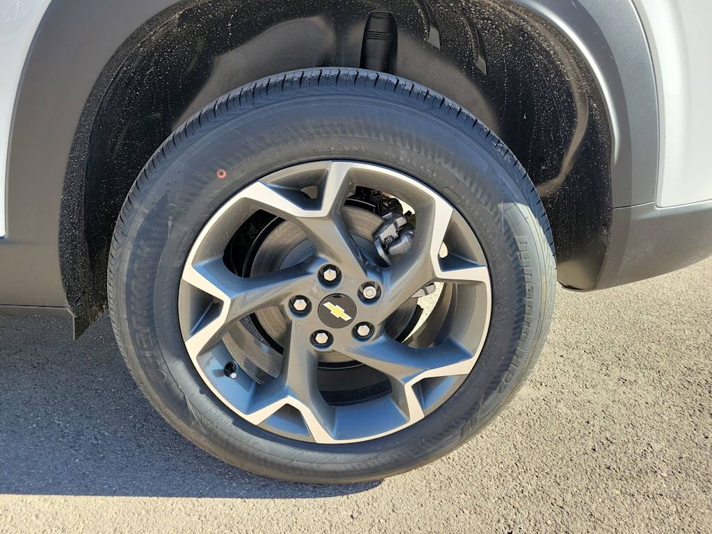 Thumbnail: 2026 Chevrolet Trax - 8