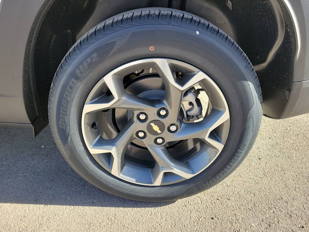 Thumbnail: 2026 Chevrolet Trax - 8